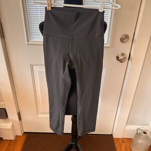 LULULEMON ATHLETICA cropped 18”Gray High-Waisted Leggings 4
